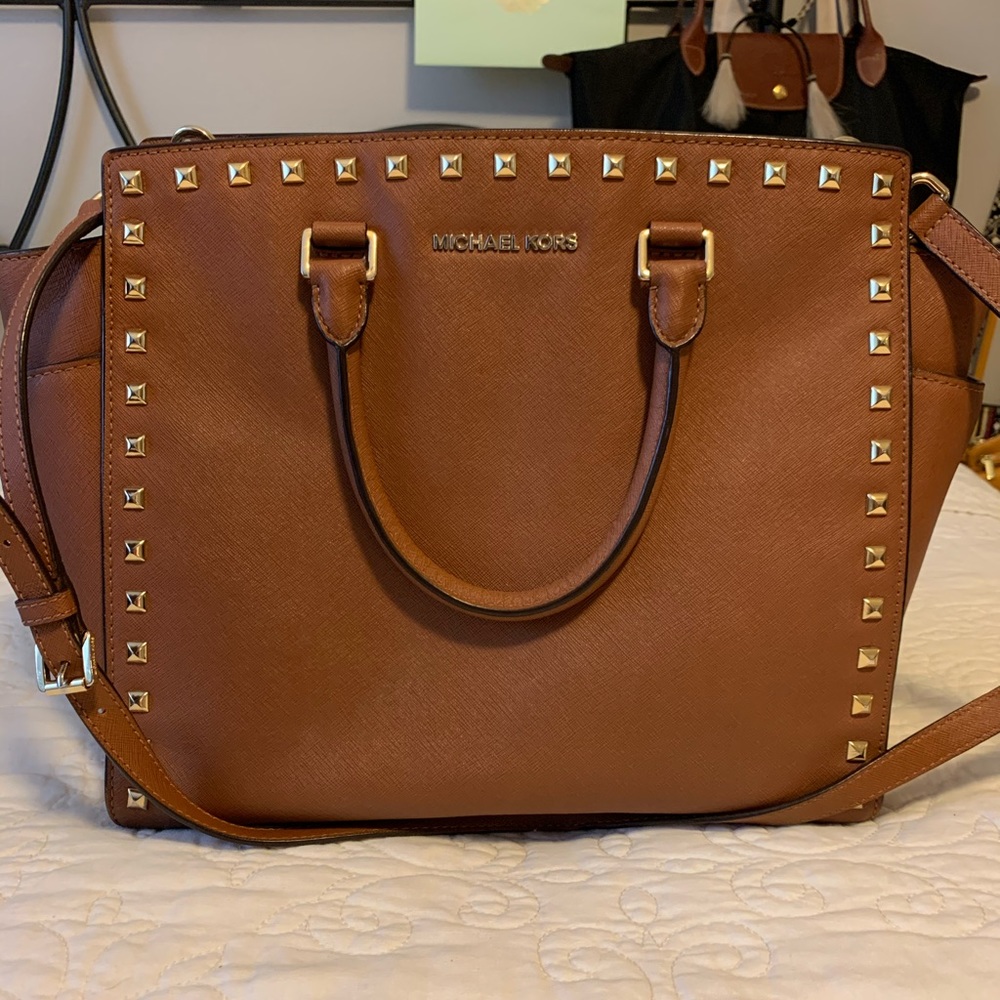 ✨ Michael Kors camel and gold studded large tote